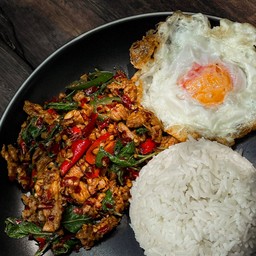 ผัดกะเพรา (ราดข้าว)