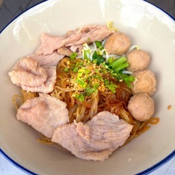 ก๋วยเตี๋ยวหมูแห้ง