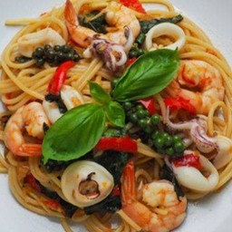 [อร่อยซ่ากับโค้ก] สปาเก็ตตี้ผัดขี้เมา +  โค้ก ออริจินัล (กระป๋อง)