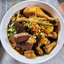 ก๋วยเตี๋ยวไก่มะระ ลุงบิ๊กกะป้าต้อม บางบัวทอง