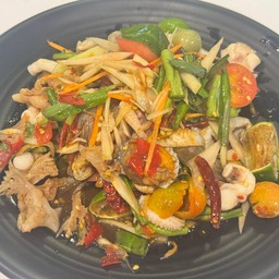 Papaya Salad with Seafood (Som-Tum-Seafood)