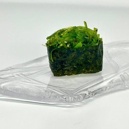Hiyashi Wakame Sushi