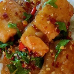 กระเพราปลาดอลรี่