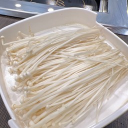 เห็ดเข็มทอง