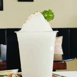 สมูทตี้มะพร้าวน้ำหอม