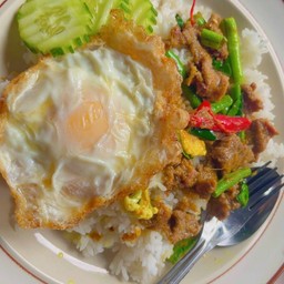 ข้าวเนื้อผัดขมิ้น