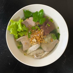 ต้มเลือดหมูใส่ทุกอย่าง