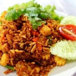 หมูชิ้นผัดพริกแกงใต้ (คลุกข้าว)