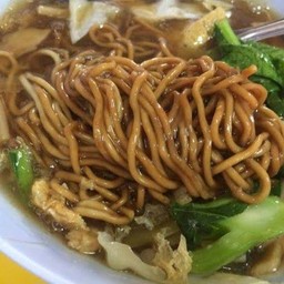 ราดหน้าเส้นเหลืองทอดกรอบเจ