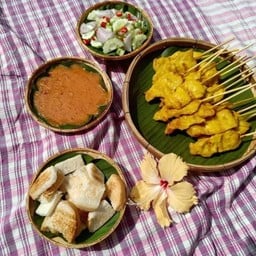 นุ๊ก หมูสะเต๊ะ