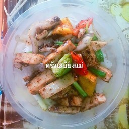 ข้าวราดผัดพริกไทยดำ