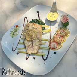 ปลากะพงอบเครื่องเทศ