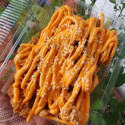 ไก่กรอบราดซอส (สามารถเลือกซอสได้)