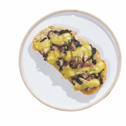 SM2 No Egg Benedict ขนมปังหน้าผักโขมกับเห็ดราดซอสฮอเลนเดส