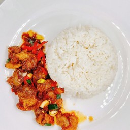 ข้าวหมูกรอบผัดพริกเกลือ