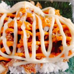 ข้าวไก่ทอดราดชีสมายองเนส