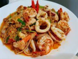 ปลาหมึกผัดผงกระหรี่