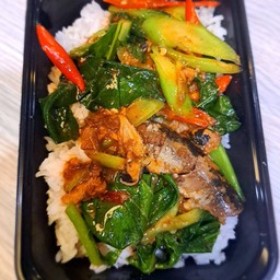 คะน้าปลากระป๋อง