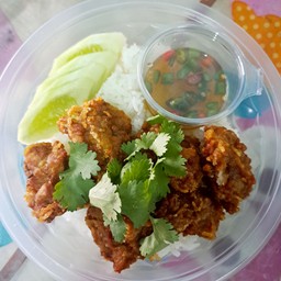 ข้าวราดหมูสับปั้นก้อน
