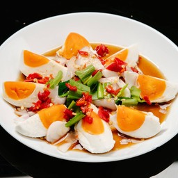ยำไข่เค็ม