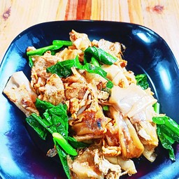 ผัดซีอิ๋วหมู