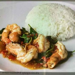 ข้าวกะเพรากุ้ง