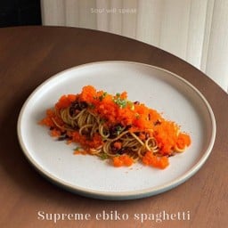 Supreme Ebiko Spaghetti (ผัดแห้งไข่กุ้ง)