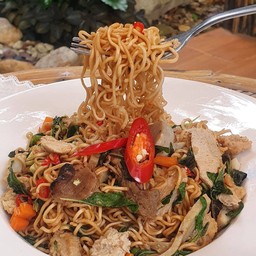 มาม่าผัดขี้เมาหมูสับจำแลง