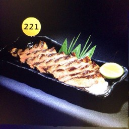 221.เนื้อวากิวย่างเกลือ