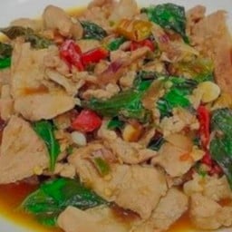 กะเพราหมูชิ้น