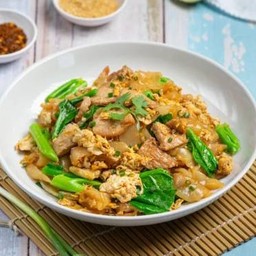 เส้นใหญ่ผัดซีอิ๋ว/Pad See Ew/炒醬油