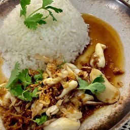 ข้าวหมึกกระเทียม