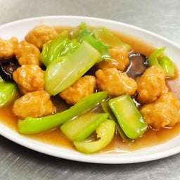 ลูกชิ้นกุ้งผักโสภณ