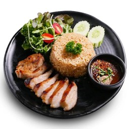 ข้าวผัดน้ำจิ้มแจ่วคอหมูย่าง
