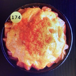 174.ข้าวหน้าแซลมอนท็อปไข่กุ้ง