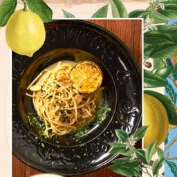 Lemon Spaghetti + Garlic Butter + Fresh Parsley