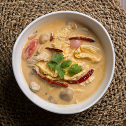 ต้มข่าไก่ไข่เจียว