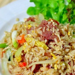 ข้าวผัดแหนม + ขนมเบื้อง1กล่อง