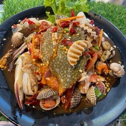 ยำรวมทะเลเดือด+ไหลบัว+ข้าวโพด(ไม่ใส่ปูม้า)