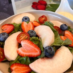 สลัดสตอเบอรี่+พีช เจ