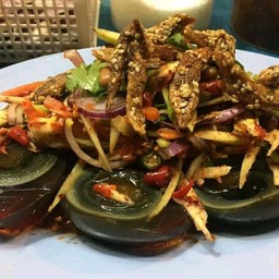 มะม่วงไข่เยี่ยวม้าปลากรอบ