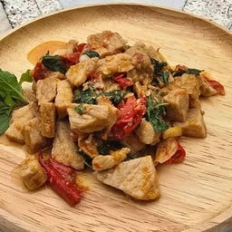กะเพราหมูชิ้นราดข้าว