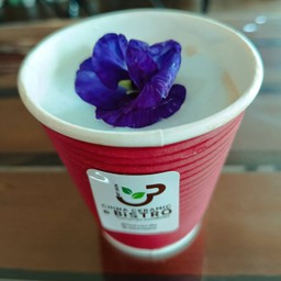 อัญชันลาเต้ร้อน