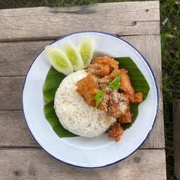 ข้าวหมูสามชั้นทอด น้ำจิ้มแจ่ว