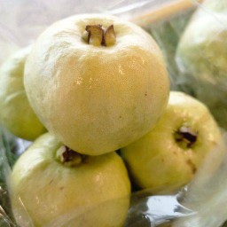 ฝรั่งกิมจู เนื้อกรอบฟู หวาน (1 กิโลกรัม).