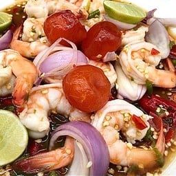 ยำกุ้งสุก+ไข่แดงเค็มเต็มใบ