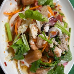 ยำรวมมิตรไม่เส้น