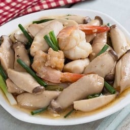 เห็ดออรินจิผัดกุ้ง (กับข้าว)