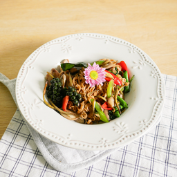 มาม่าผัดขี้เมาไก่