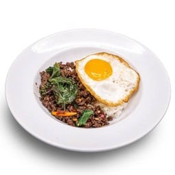 ข้าวกะเพราไฟลุก เนื้อโคขุน ไข่ดาว